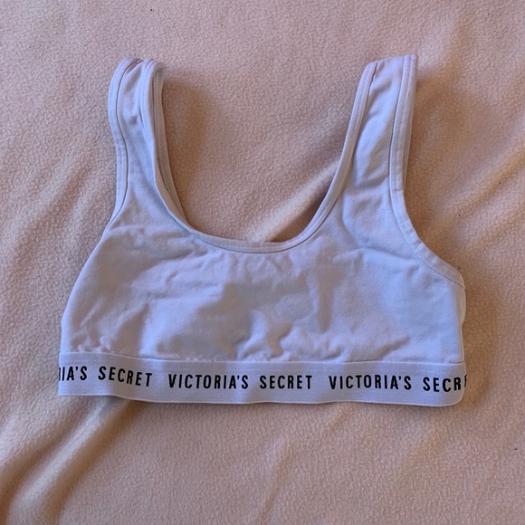 White Victoria’s Secret Sports bra no padding - Picture 1 of 2